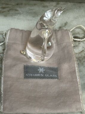 STEUBEN GLASS CRYSTAL PENGUIN FIGURINE / PAPERWEIGHT With DUST BAG Authentic.